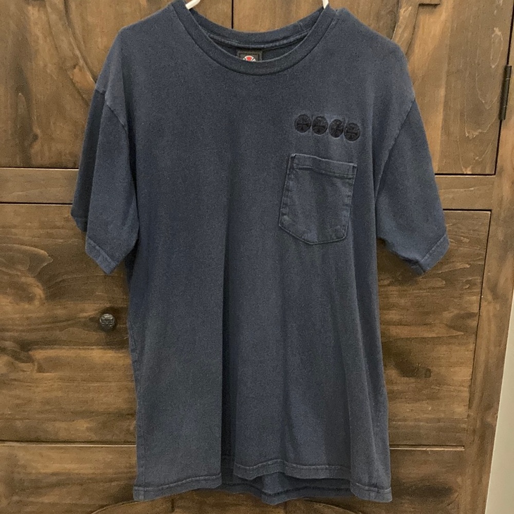 Men’s Independent skate shirt